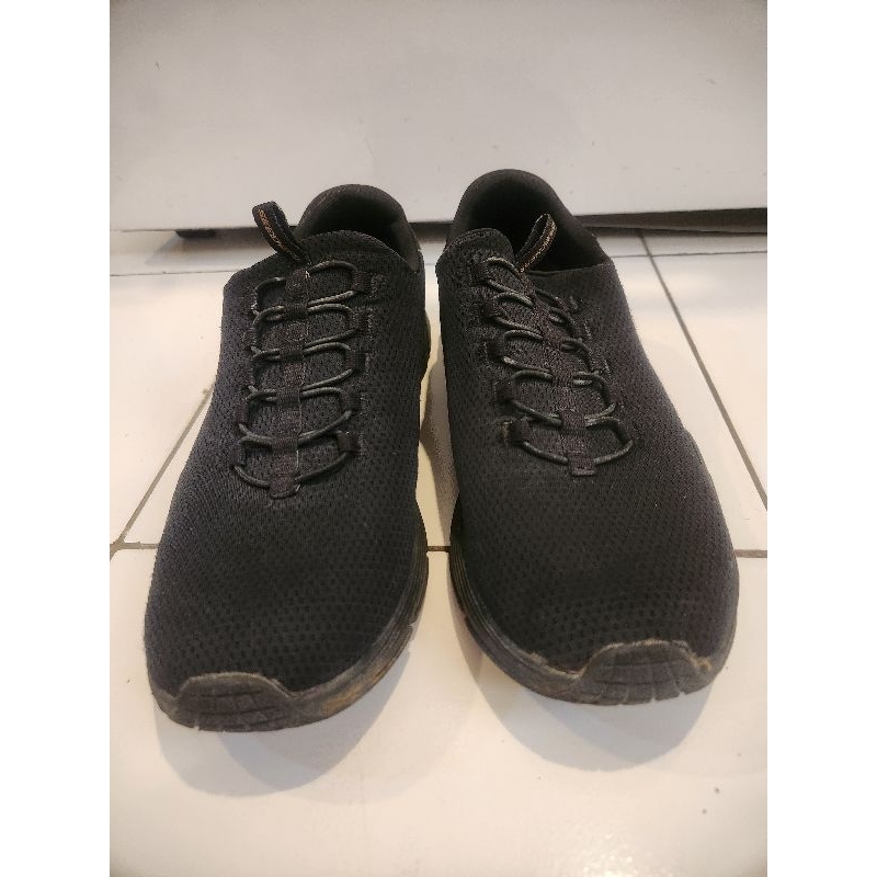 Skechers memory foam sepatu pria uk.  42