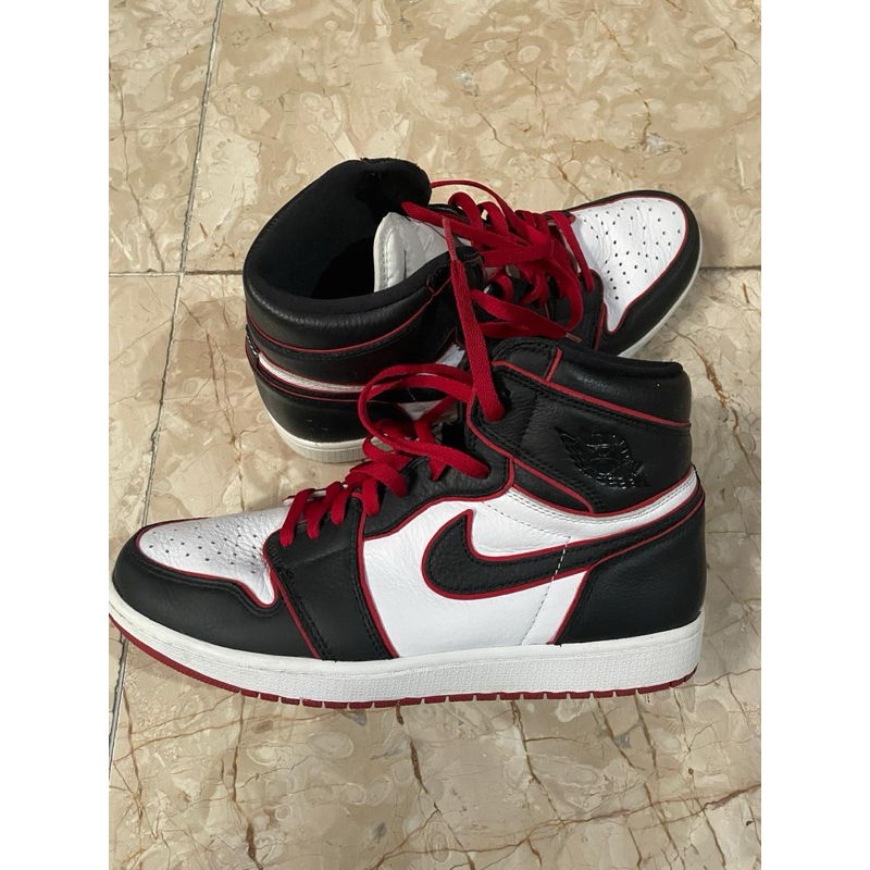 Preloved AIR JORDAN 1 High Retro Bloodline size 46