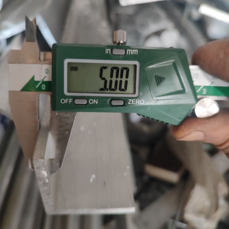 siku aluminium 50 x 50 x t5 x 1000 equal angel 50 mm x 50 mm x tebal 5mm x 1mwter