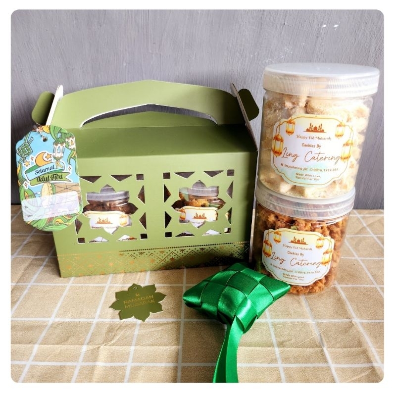 

Hampers Lebaran Kue Kering Isi 2 Jar