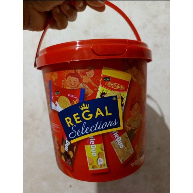 

REGAL Selection Toples 345gr - Regal Biskuit Toples 345gr