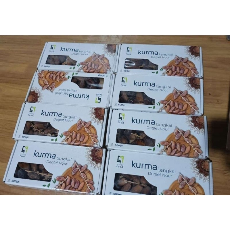 

Kurma Tangkai Deglet Nour Premium Quality (Kemasan Box)