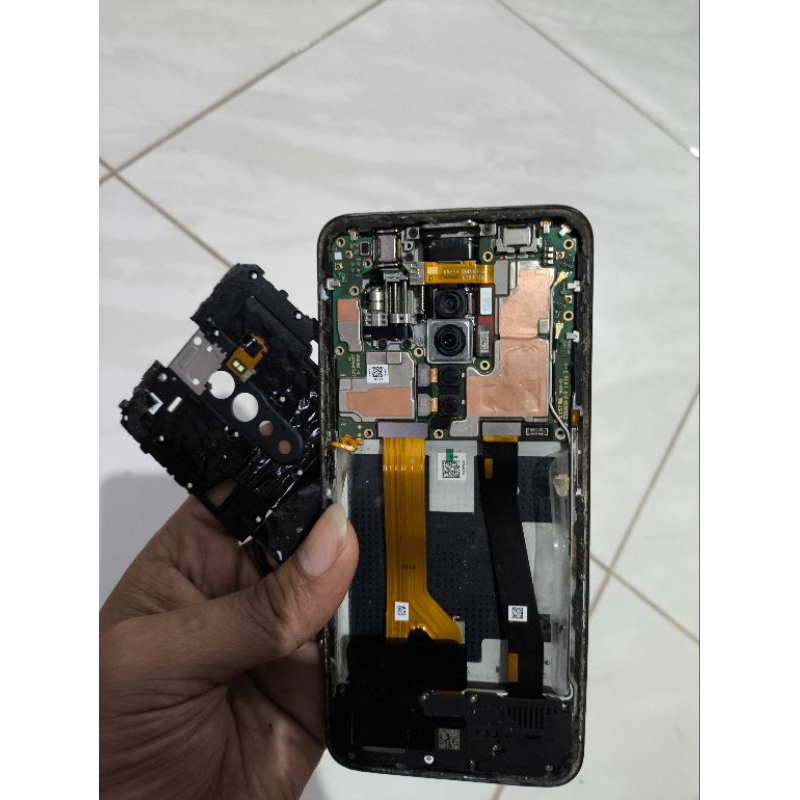 oppo reno 2f 8/128 normal minus lcd sama baterai + kamera depan gk fungsi