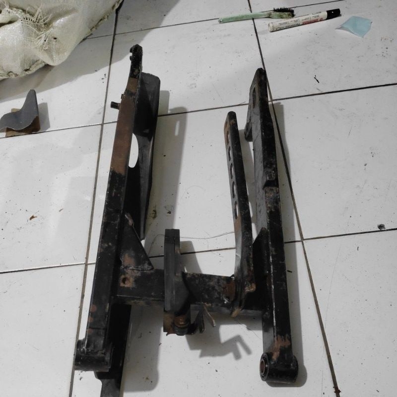 swing arm lengan ayun revo absolute revo fit karbu ori