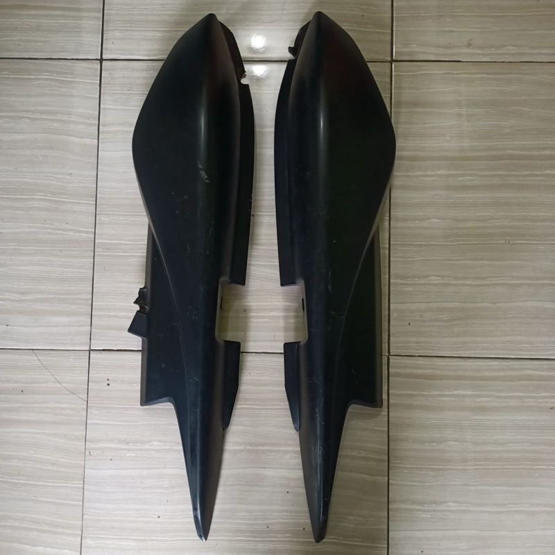 kempolan dek kanan kiri body belakang honda tiger revo tirev asli lepasan motor