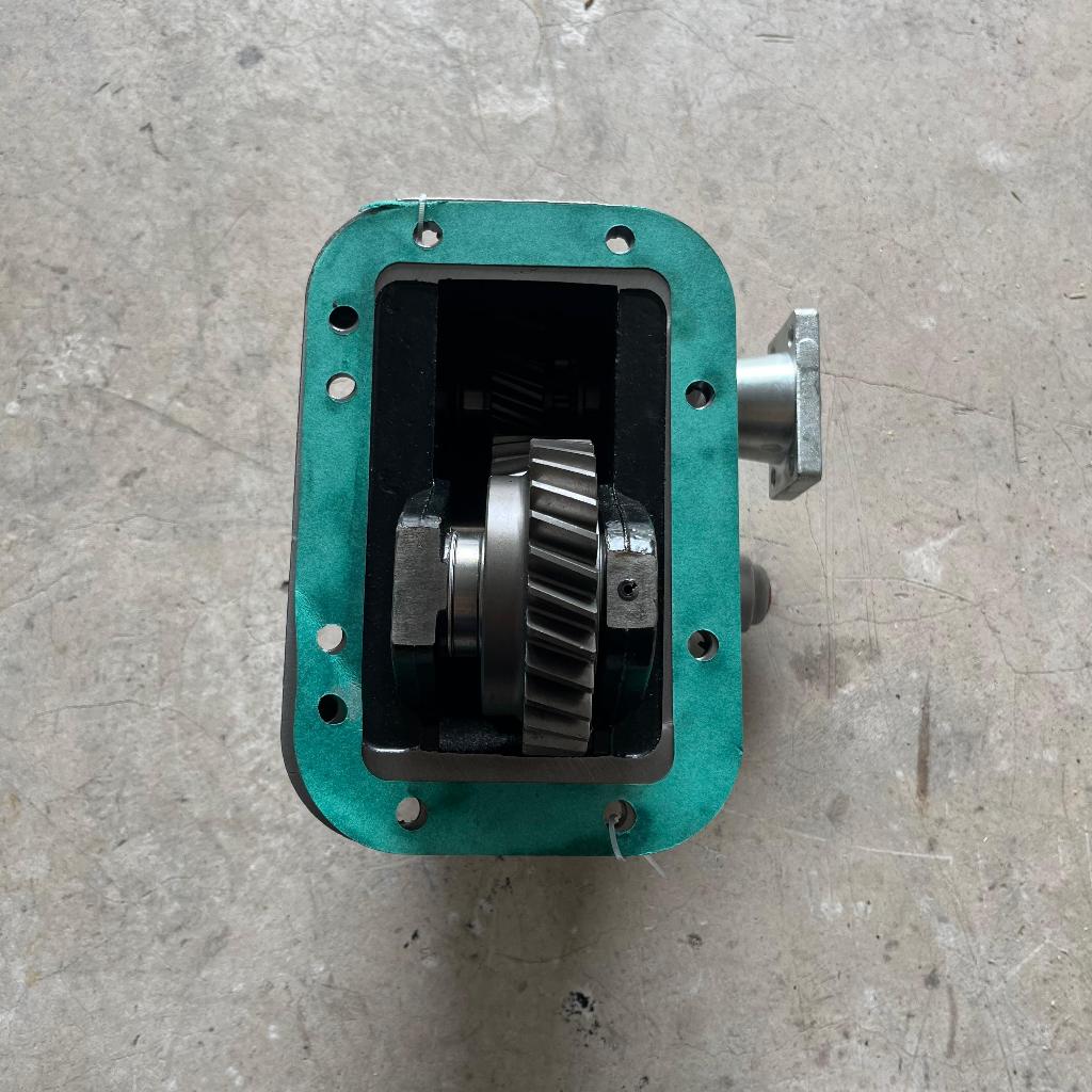 PTO Isuzu 240 [6HK1]