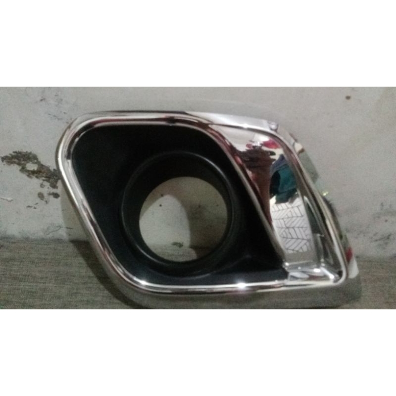 cover foglamp/cover lampu kabut Suzuki Ertiga tahun 2013-2014 original bagian sisi kiri
