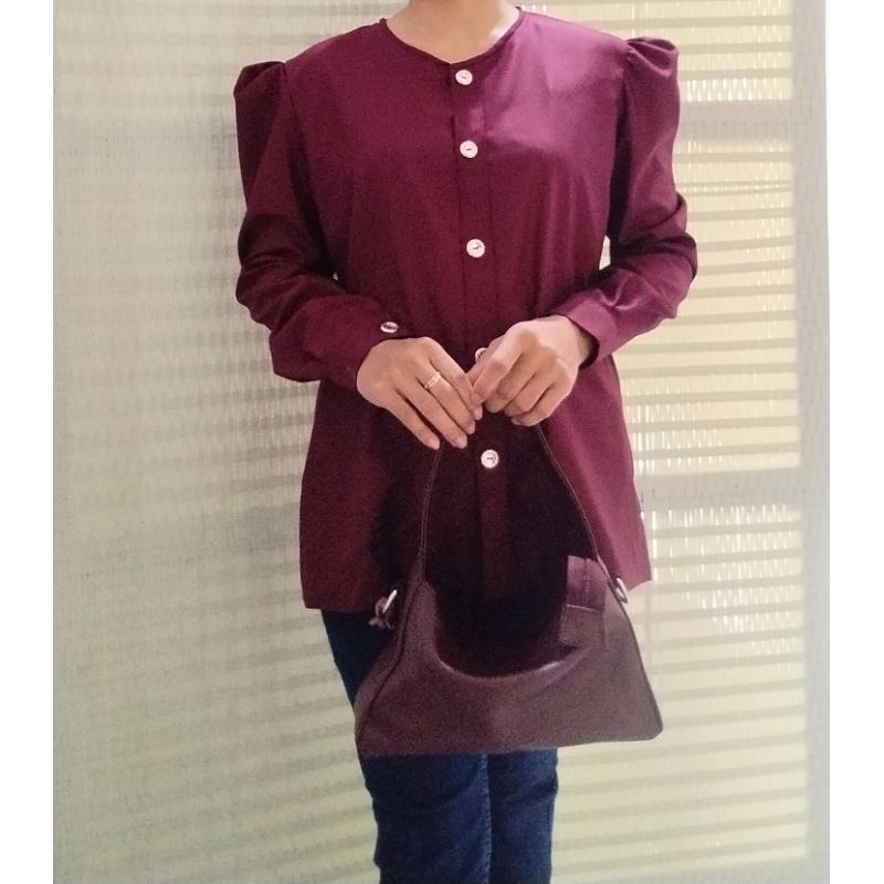 Kemeja Wanita Lengan Puff Burgundy