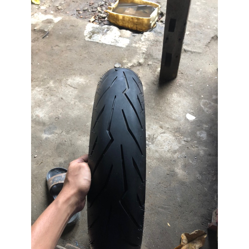 Ban pirelli 120/70/17