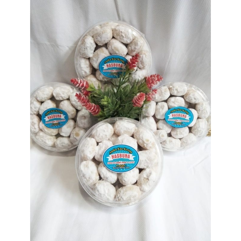 

Kue Nastar Berbagai Variasi isi 250 gram / Toples. 1 dus isi 6 Toples.