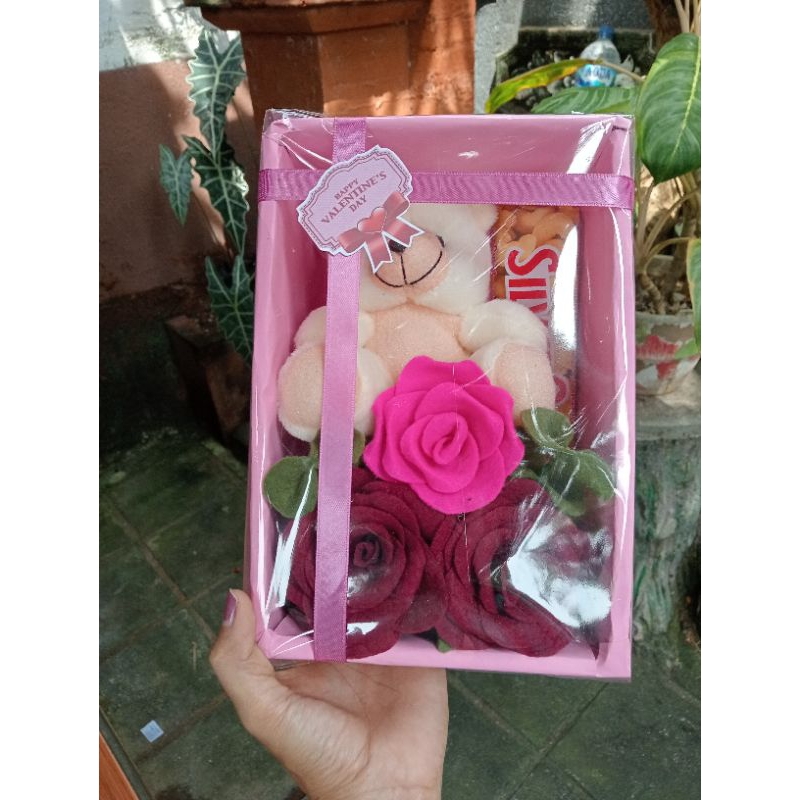 

box flower bear