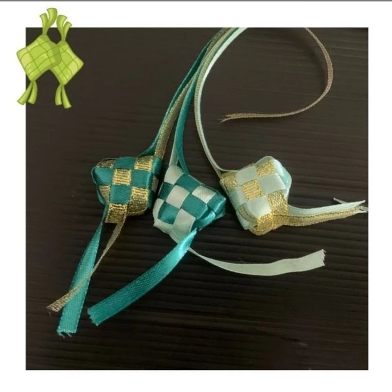 

ketupat parcel 2x2cm per 12s (12/6 set)