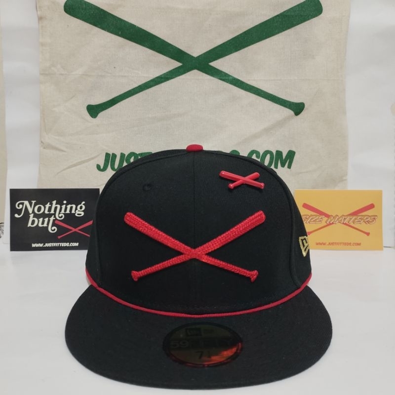 Topi JustFitteds Crossed Bats New Era 59FIFTY "Heritage Collection"
