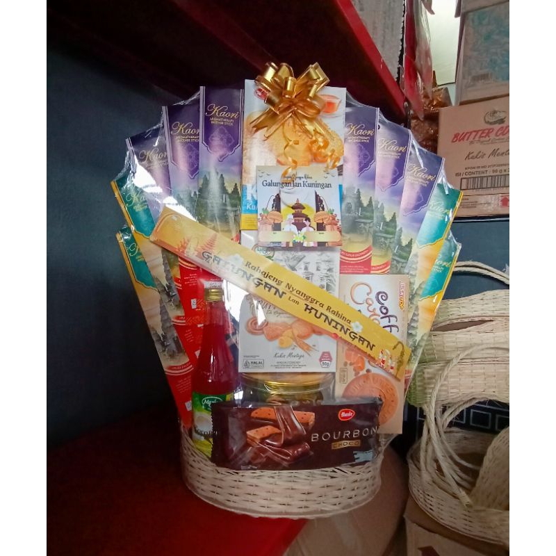 

Parcel Galungan Kuningan Nyepi Medium