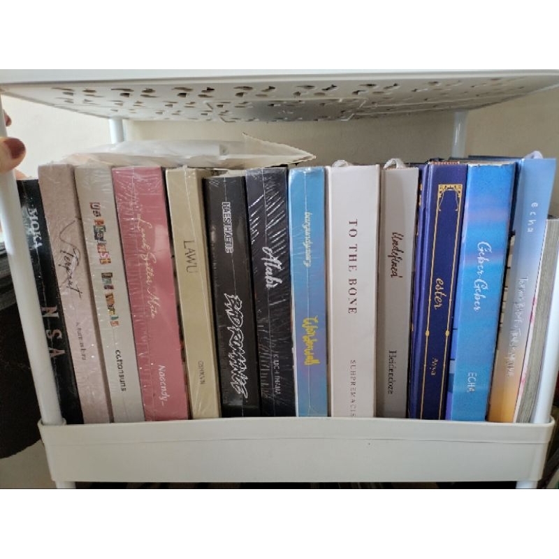 NOVEL NOMIN JAEYONG MAHAE NSA TERPAUT US AGAINST THE WORLD LUNCH SELLER MATE LAWU BAD ROMANCE ALABI 