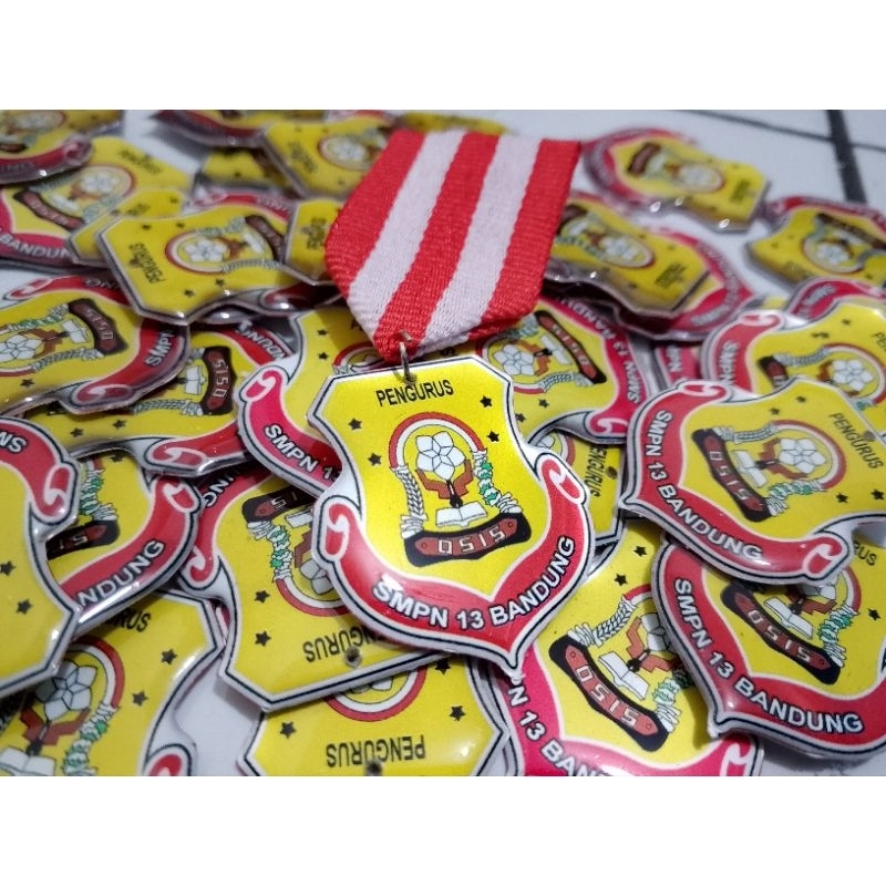 Pin osis sekolah alumunium cutome logo/sekolah sendiri SMA/SMP/SD