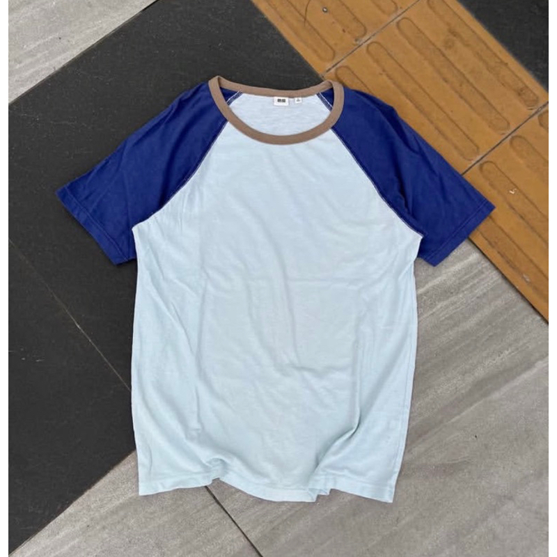 KAOS UNIQLO SECOND
