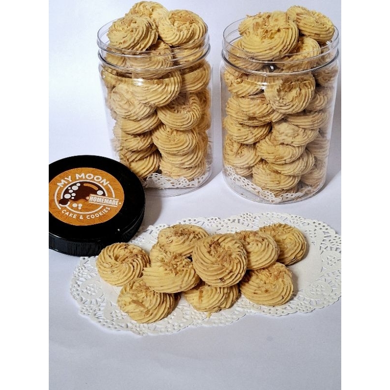 

Kue Kering SAGU KEJU Lumer Crunchy Toples 750 ml Dan 500 Ml