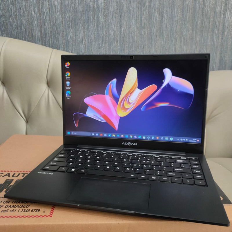 Laptop Advan Soulmate 1405, 1.33Kg, Lengkap,Ram 8Gb/128Gb SSD M2