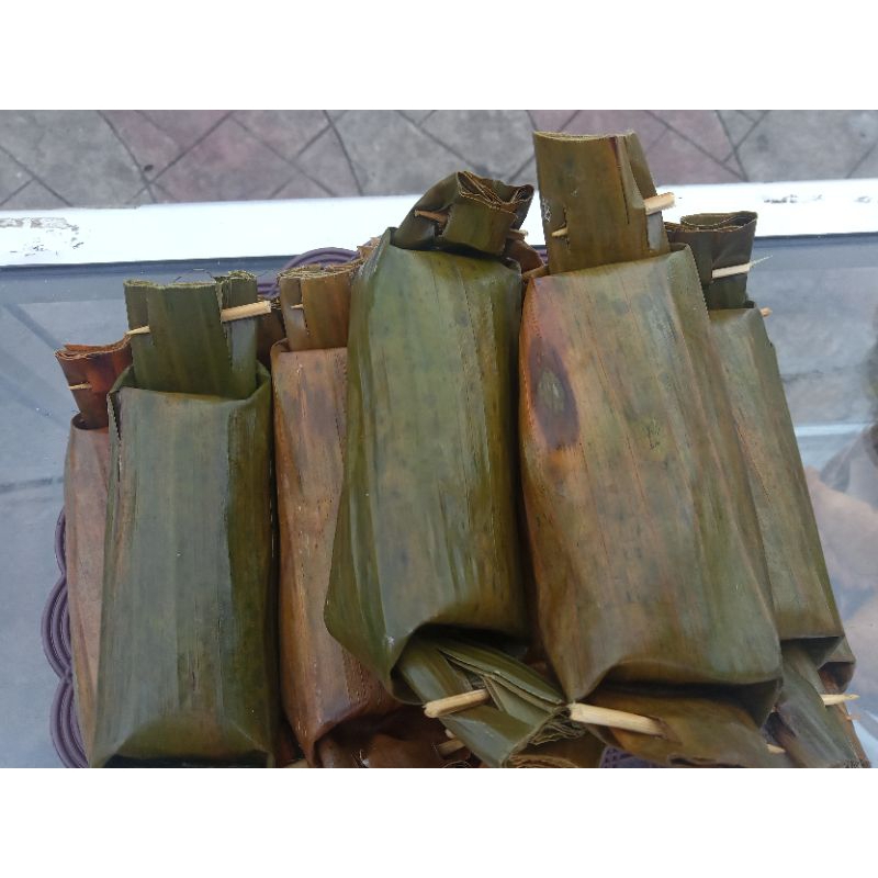 

lontong atau arem arem