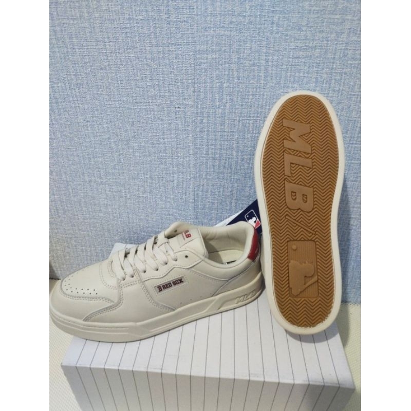 JUAL RUGI- MLB Sneakers ORIGINAL