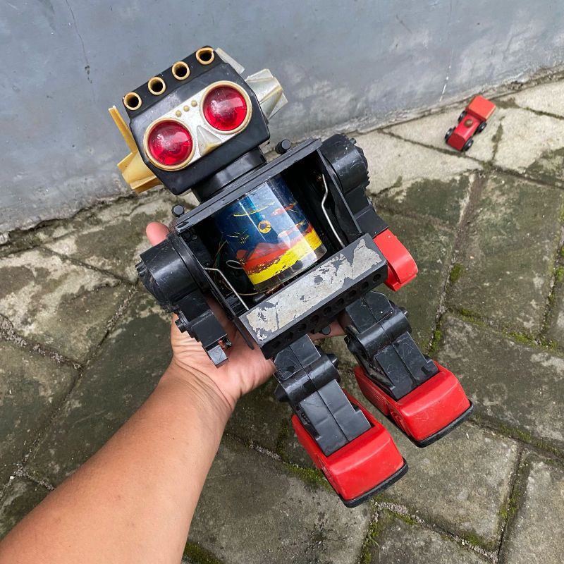 robot saturn mainan jadul vintage