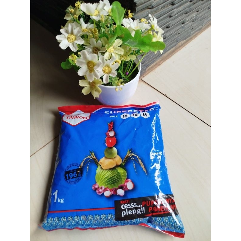 Pupuk NPK 16-16-16 Cap Tawon