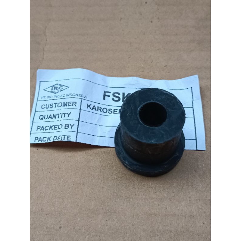 karet bushing bos per daun belakang kecil mobil Suzuki carry 1.0 futura t120ss IRC kualitas original