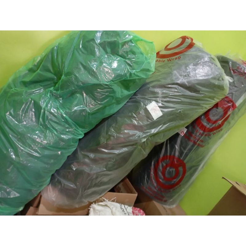 

BUBBLE WRAAP BUAT PENGAMAN TAMBAHAN PAKING BIAR AMAN