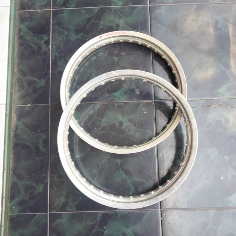 velg tmt ring 17 lebar depan 185 belakang 215