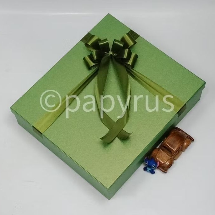 

PAPYRUS 35x40 Tinggi 10cm Kotak Kado Gift Box V1