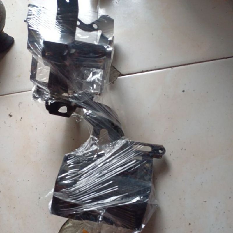 breket dudukan aki vario stay com 125 old original