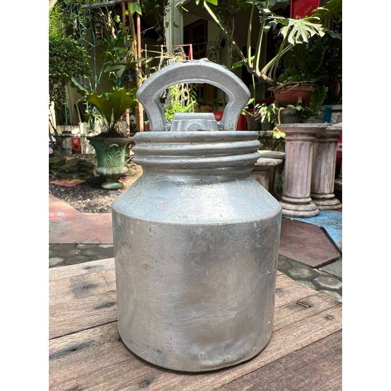 

Kaleng Susu Antik Jadul 1L