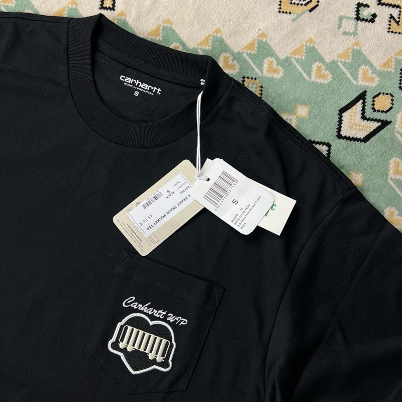 CARHARTT HEART TRAIN POCKET TEE BLACK