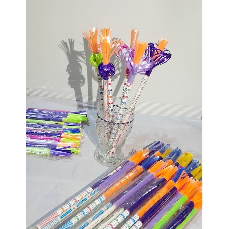 

pensil aestetik bentuk bunga warna warni