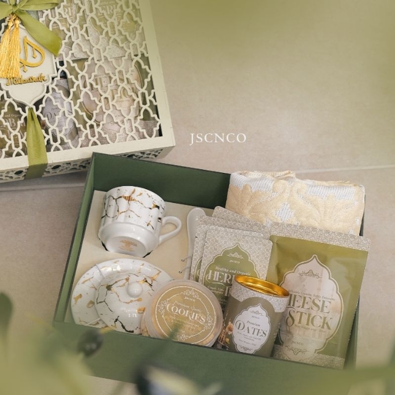 

REMBULAN - Eid Mubarak Hampers. Hampers Lebaran , Hampers Ramadhan. Gifts and Hampers Eid Mubarak . Parsel bingkisan idul fitri. Jscnco hampers