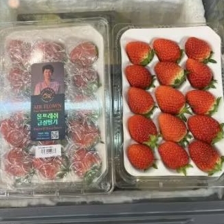 

Buah strawberry Korea jumbo manis | strawberry kuemsil premium 330 gram