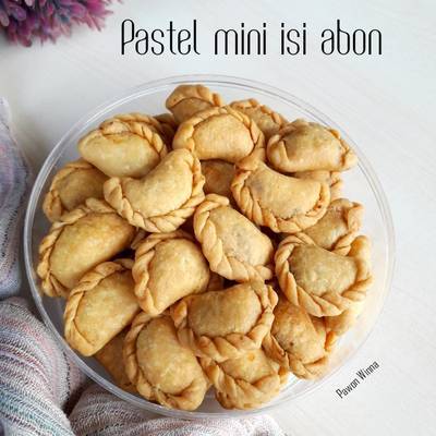

Snack pastel isi abon gurih enak