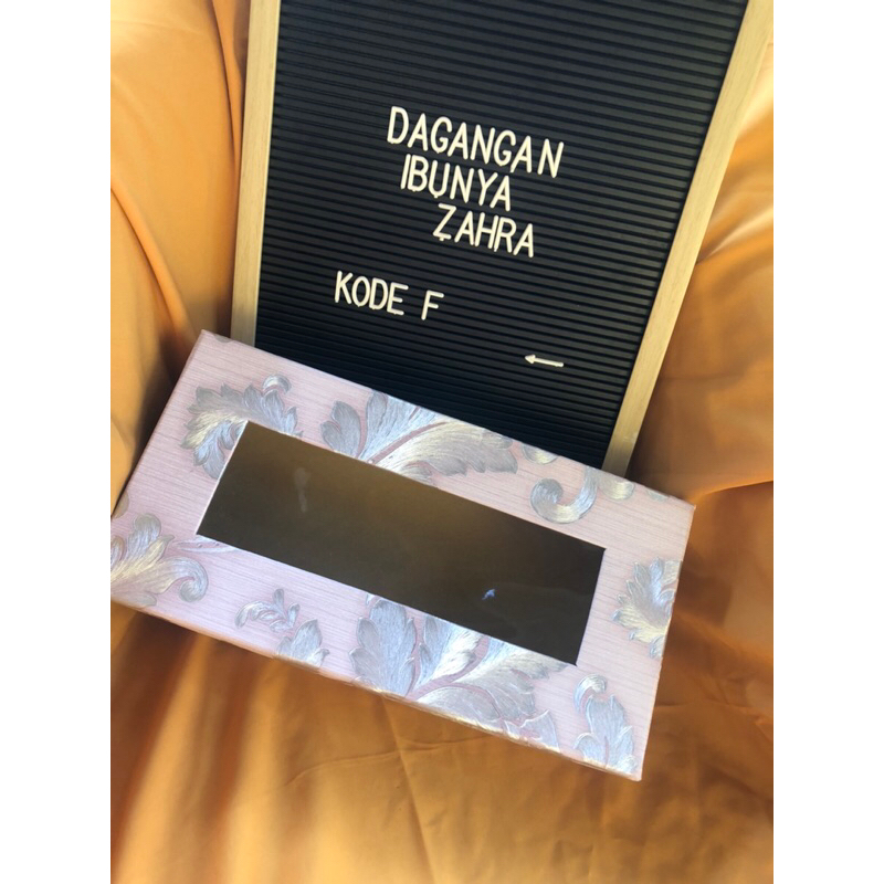 

KODE F - GIFT BOX / DUS MUKENA / HANTARAN / HAMPERS KODE F