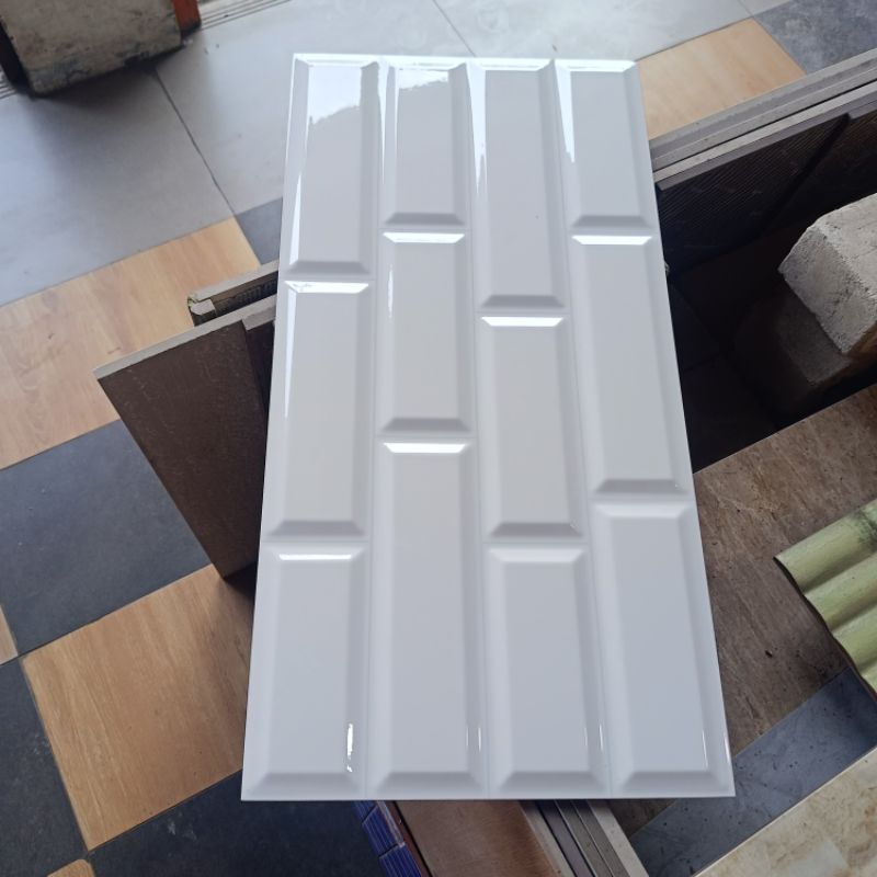 keramik dinding 30x60 bata putih kobe white platinum