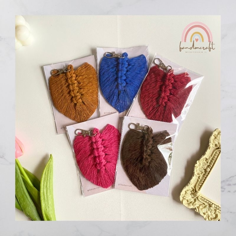Gantungan Kunci Macrame Leaf/Daun Besar