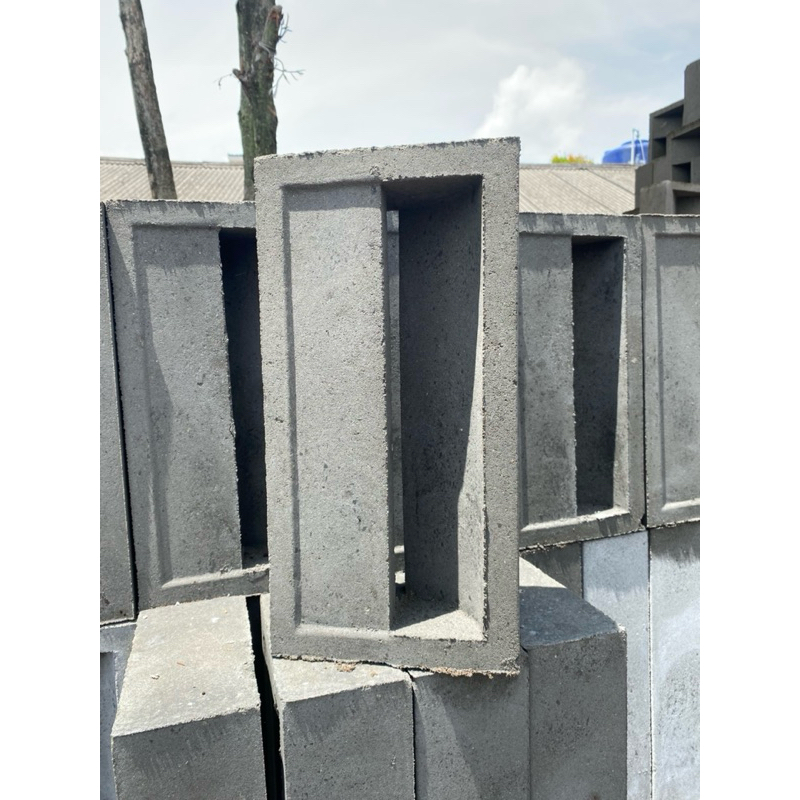 Loster lubang angin galusi beton 40x20.cm