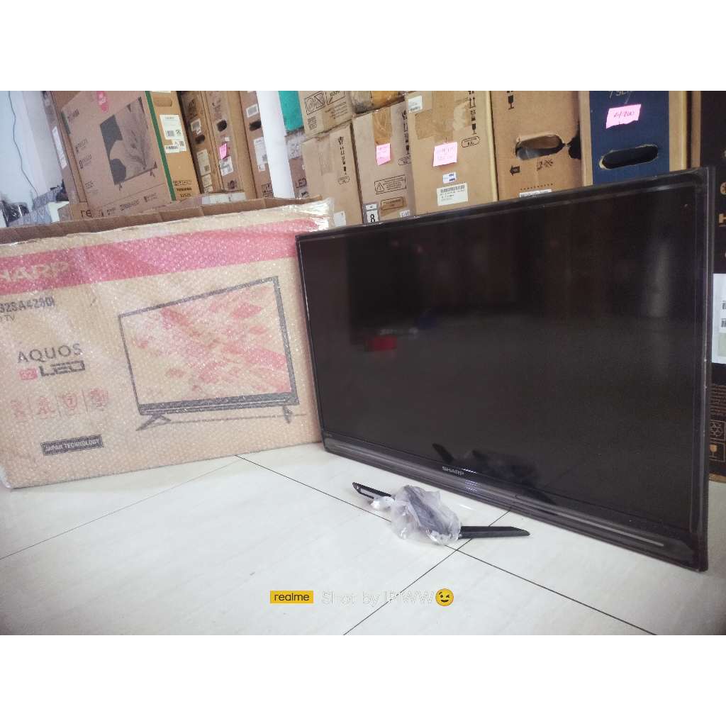 TV LED SHARP 32IN SUDAH DIGITAL TV GAK PERLU PAKAI STB KONDISI MUWLUS 95% SEPERTI BARU 3866