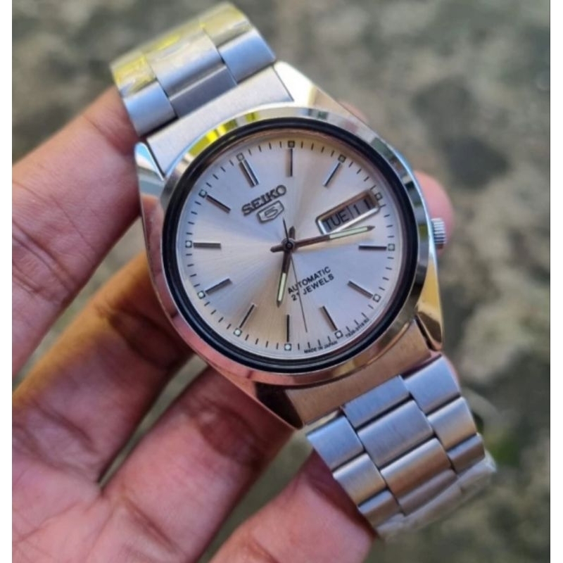 SEIKO 5 CLASSIC AUTOMATIC