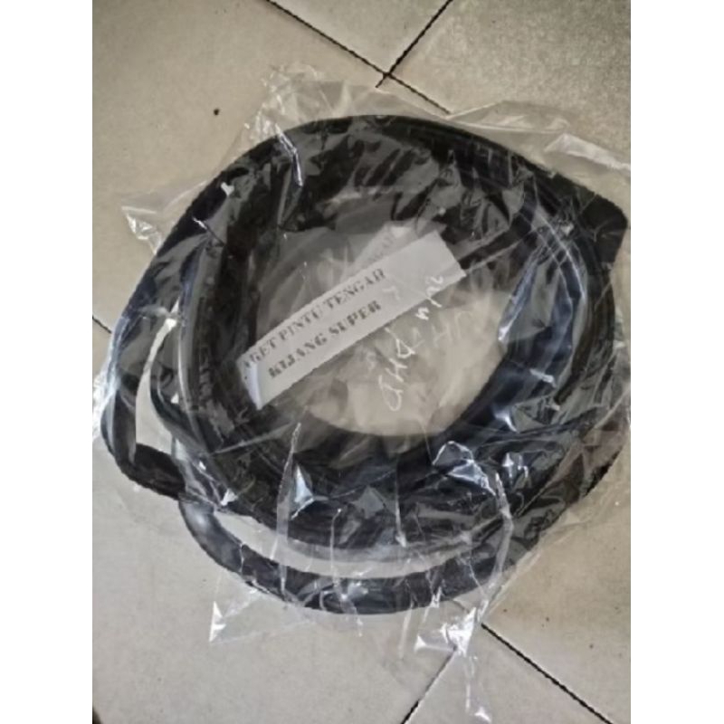 Karet Pintu Tengah Kijang Super