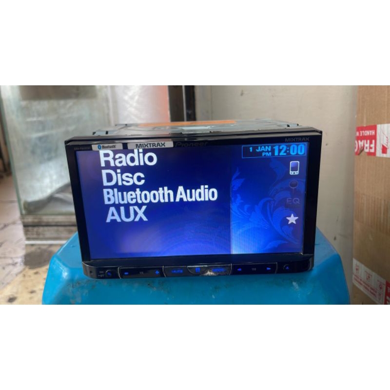 Head unit pioneer AVH P8450BT bluetooth seri 8
