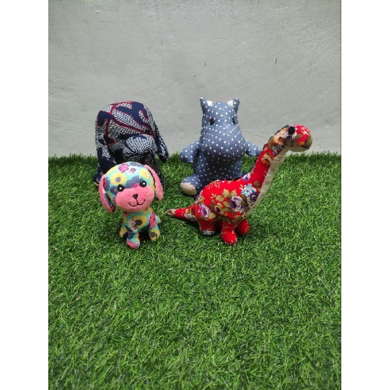 Boneka dino/ doggy/ moomin  kain motif home decor unik like new