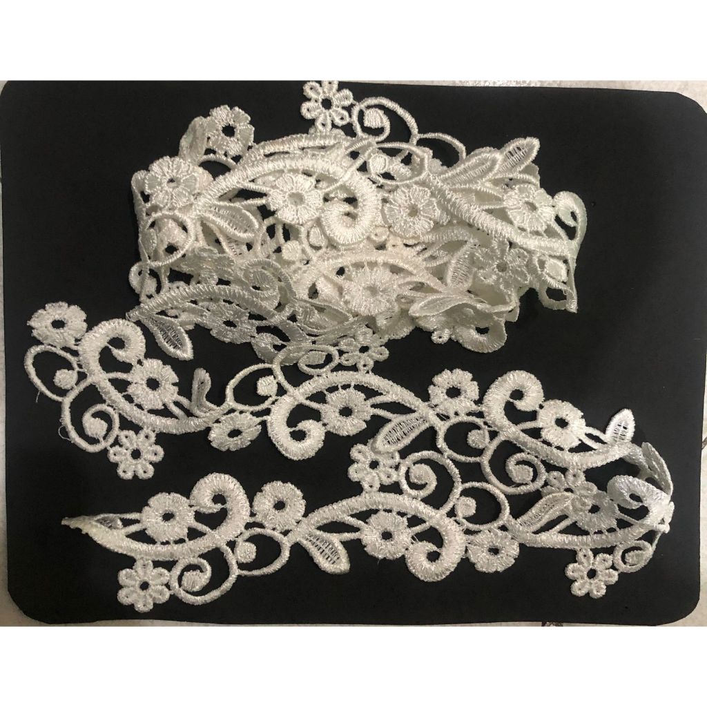 # Kain Renda Brokat 1.5 meter