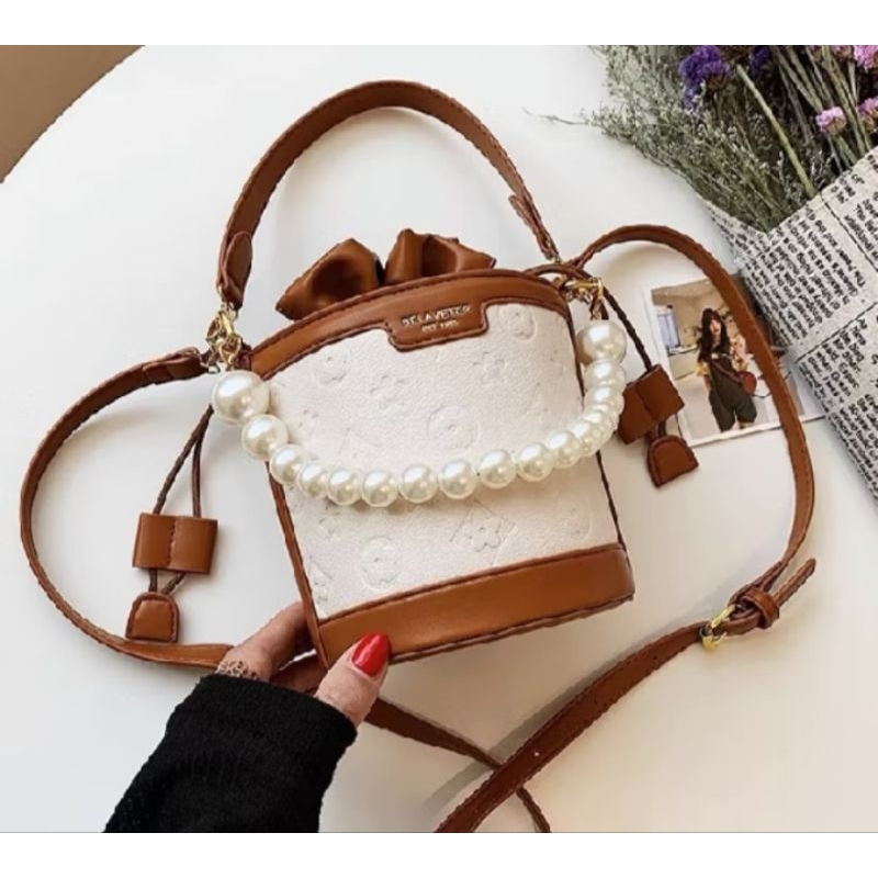 TAS SELEMPANG WANITA // TAS WANITA SERUT TABUNG  // TAS TABUNG SERUT TALPEN IMPORT TERBARU ( 1 KG )