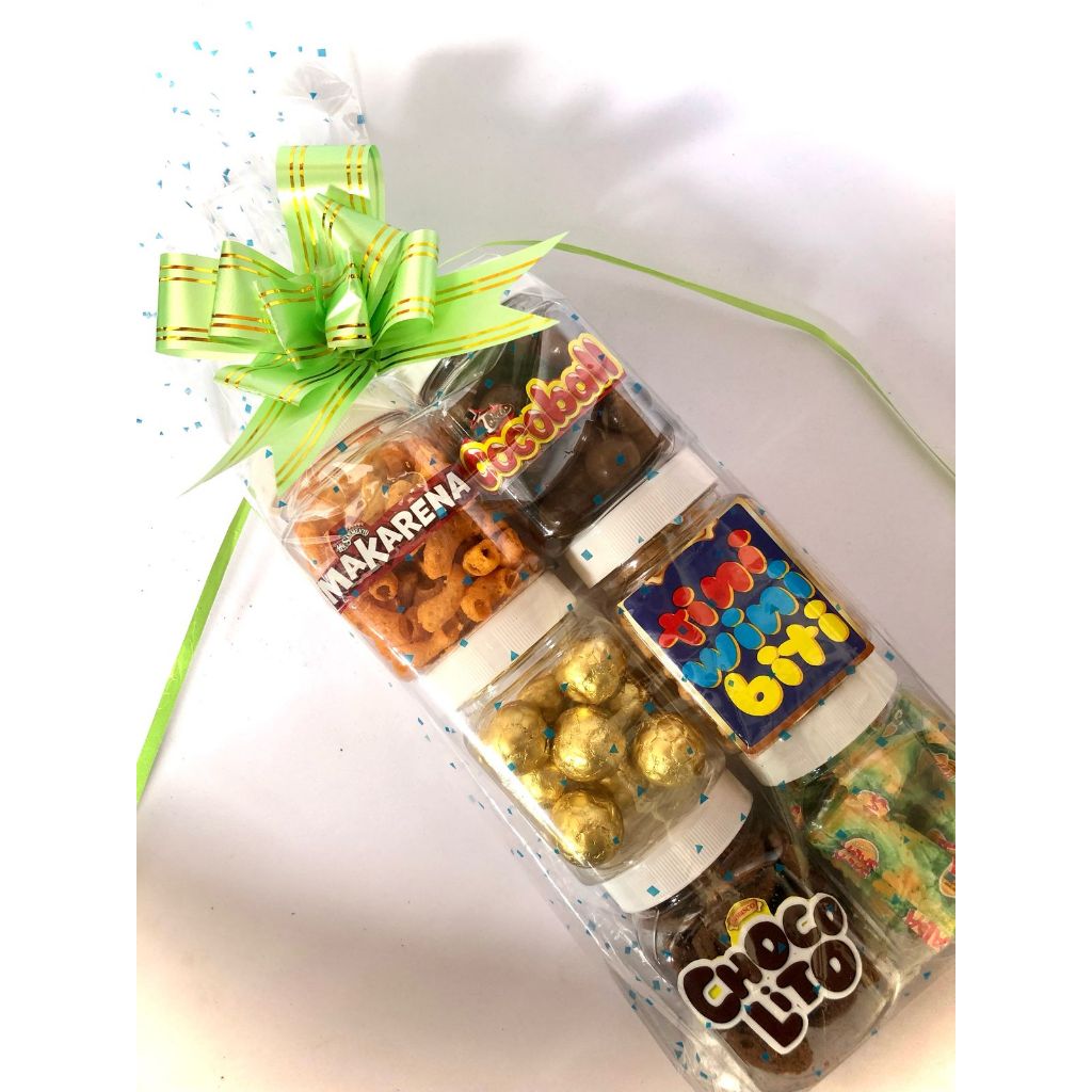 

Hampers coklat permen campur lebaran